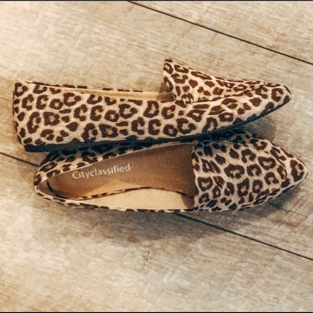 City Class Cheetah Pointed Comfort Flat Loafer - Picture 2 of 7